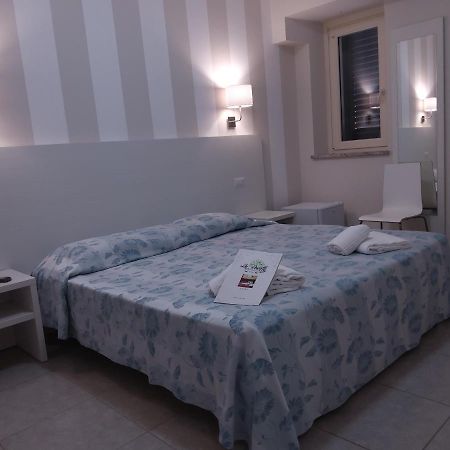 Hotel La Rosetta Scauri Scauri  Zewnętrze zdjęcie