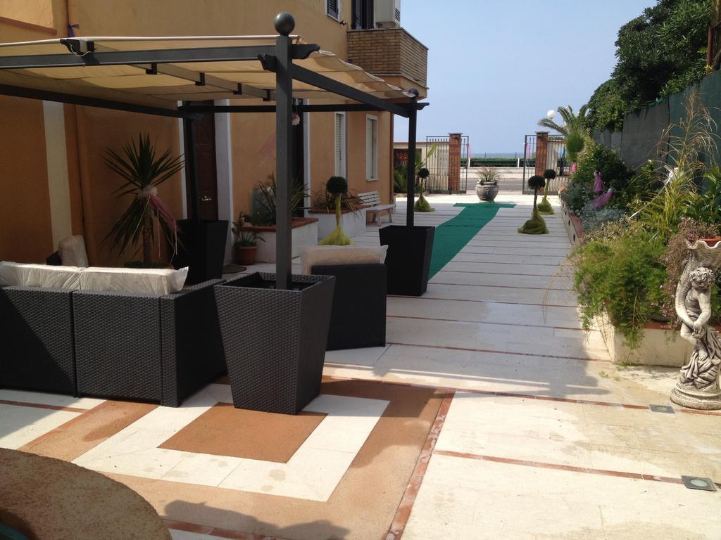 Hotel La Rosetta Scauri Scauri  Zewnętrze zdjęcie
