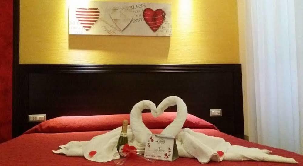 Hotel La Rosetta Scauri Scauri  Zewnętrze zdjęcie
