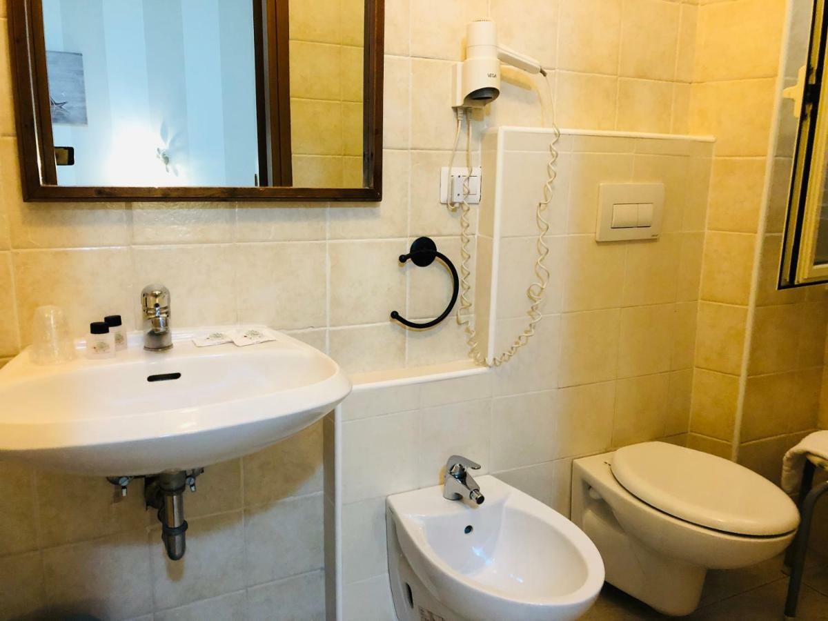 Hotel La Rosetta Scauri Scauri  Zewnętrze zdjęcie
